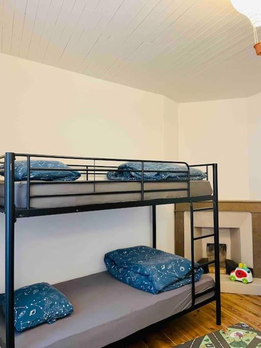 Agreable Maison De Village Avec Balcon Roiffieux Luaran gambar
